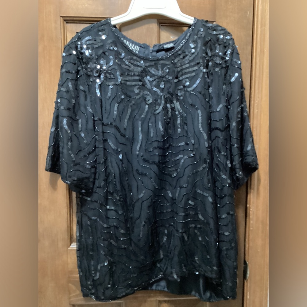Javelin black lined sequined back zipped 2X very nice short sleeve dressy blouse